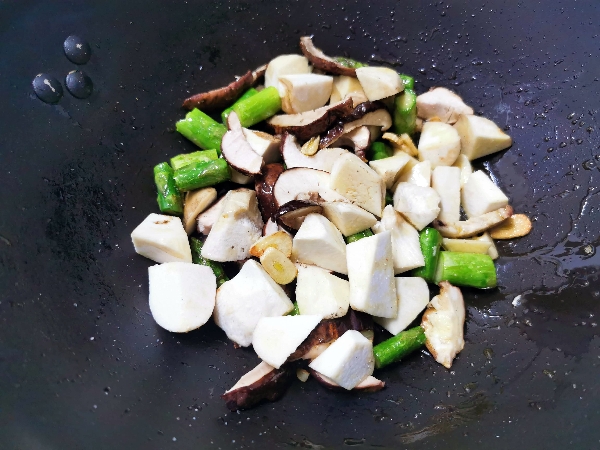 hacer-pasta-con-boletus